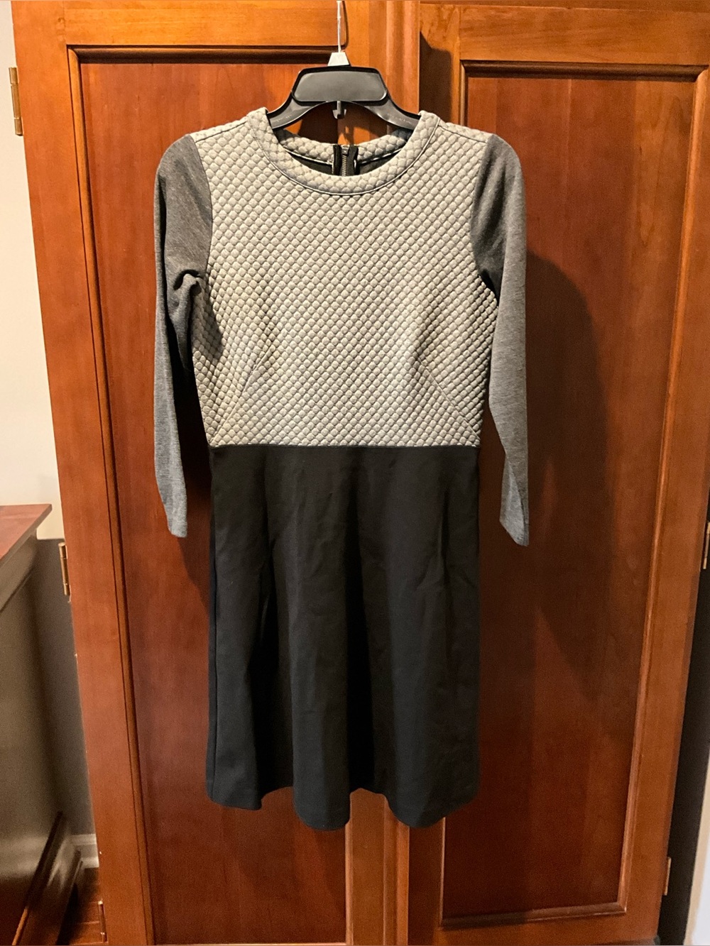 Ann Taylor Loft Gray Quilted Top Black Skirt Knit Dress Size 0